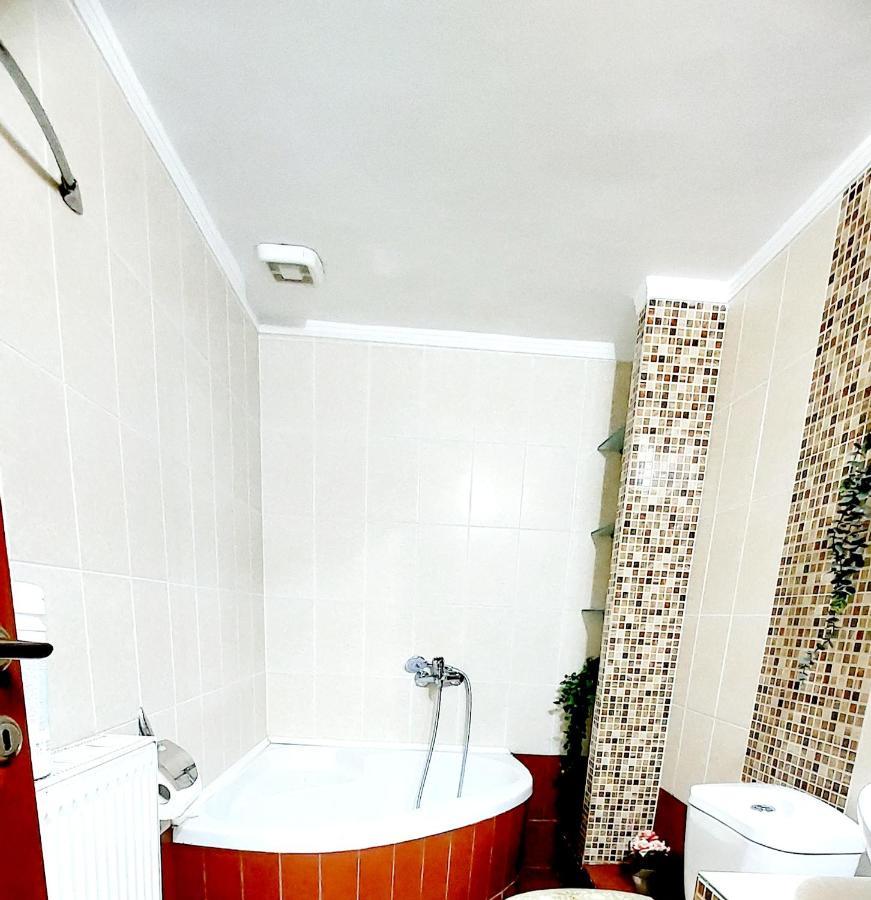 "Home Sweet Home" 3 Bedrooms Big House 110M Free Indoor Parking! سالونيك المظهر الخارجي الصورة